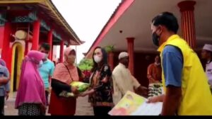 Cen Sui Lan Berbagi Berkah di Masjid Cheng Ho Bengkong
