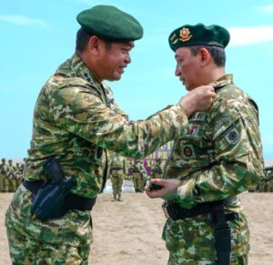 Kapolri Dikukuhkan Warga Kehormatan Kostrad