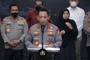 Kapolri Umumkan Enam Tersangka Tragedi Kanjuruhan