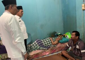 Ansar Buka Hati Jenguk Nenek Renta Sakit di Belakangpadang
