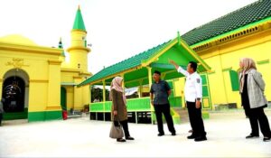 Pulang Kunker dari Lingga, Ansar Langsung Tinjau Pembangunan Masjid Penyengat