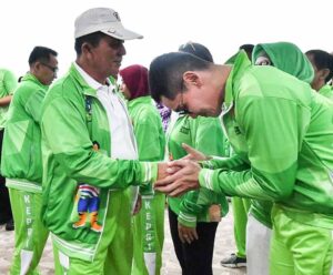 Kobarkan Semangat dan Raih Prestasi, Ansar Lepas Atlet Kepri Ikuti Fornas di Bandung