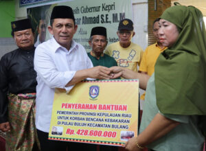 Ansar Gelontorkan Rp428,5 Juta Perbaiki Rumah Korban Kebakaran Pulau Buluh