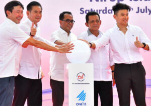 Ansar Dampingi Menhub Budi Karya Sumadi Resmikan Terminal Khusus Pariwisata