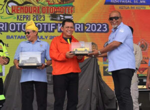 Buka Puncak Kenduri Otomotif Kepri, Ansar dan Bamsoet Puji Olaharga Digabung Kegiatan Ekonomi