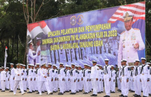 Jangan Larut Dalam Kebanggaan, Danlantamal IV Ambil Sumpah 250 Siswa Dikmaba dan Dikmata