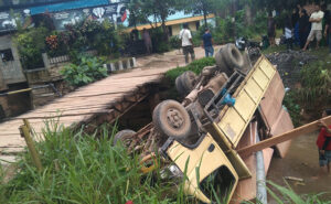 Sudah Tak Layak dan Banyak Korban, Warga Desak Pemko Bangun Jembatan di Melcem