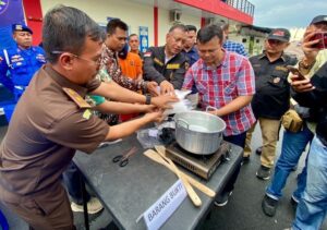 Ditpolairud dan Ditresnarkoba Polda Kepri Musnahkan Sabu Tangkapan 1.025 Gram