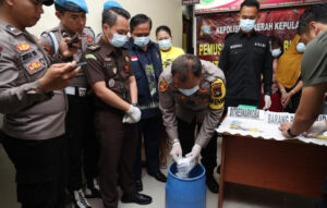 Ditresnarkoba Musnahkan Sabu 842,43 Gram
