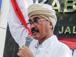 Ulama Kharismatik Madura Antarkan Pasangan AMIN Daftar ke KPU RI