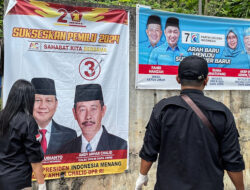 Tim Terpadu Tertibkan Baliho dan Spanduk Alat Peraga Kampanye Menyalahi Aturan