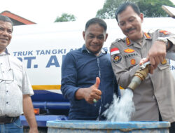 Polda Kepri Salurkan Air Bersih Gratis