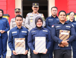 Disiplin dan Berdedikasi Tinggi, Tiga Personel Bidhumas Dapat Penghargaan