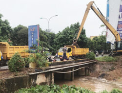 Kerok Drainase Tersumbat, Biang Kerok Banjir