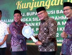 Pemkab Muba Hibah Mobil Ambulans kepada Perkumpulan Keluarga Muba Batam