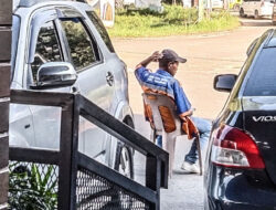 Ada Tulisan Parkir Gratis di MB Tiban, Jukir Tetap Minta Uang Parkir