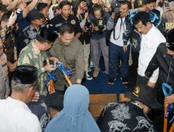 Peletakan Empat Rumah Contoh untuk Warga Rempang