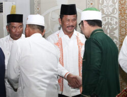 Rudi Tarawih Perdana Boyong Perangkat Pemko Batam