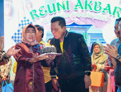 Ansar Tiup Lilin Rayakan Persaudaraan Alumni SMAN 2 Tanjungpinang