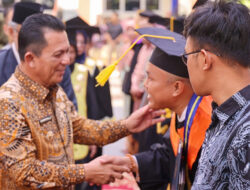 Ansar Motivasi Wisudawan Sarjana dan Pascasarjana UMRAH