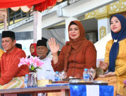 Ansar, Ketua TP PKK, dan Bupati Bintan Kompak Lambaikan Tangan ke Peserta MTQH