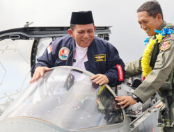 Ansar dan Forkopimda Sambut Kedatangan Tiga Pesawat Tempur TNI AU