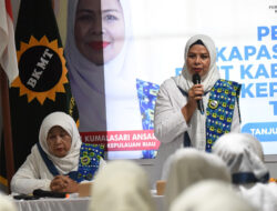 Dewi Ansar Berikan Pembekalan Keterampilan BKMT se-Provinsi Kepri
