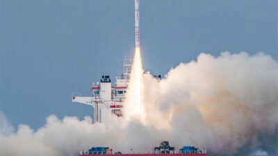 Roket Komersial China Luncurkan 4 Satelit dari Laut