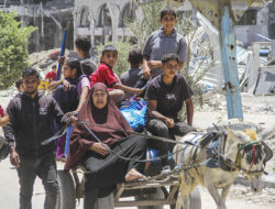 Warga Palestina Melarikan Diri dari Jabalia Tiba di Gaza City