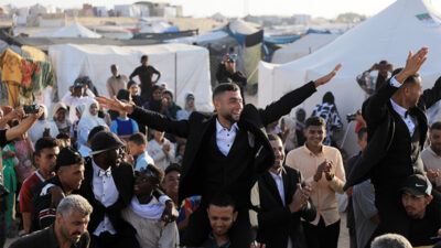 Melihat Lebih Dekat Perhelatan Nikah Massal di Jalur Gaza