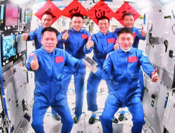 Astronot China Rampungkan Uji Coba Luar Angkasa Terkait Kekuatan dan Kemampuan Adaptasi Otot