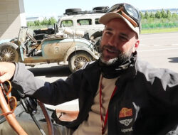 Konvoi Mobil Antik Berangkat dari Horgos, China, Menuju Paris