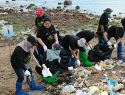 Peringati Hari Lingkungan Hidup Sedunia, PLN Batam Aksi Bersih Pantai Tanjunguma
