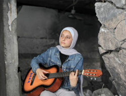 Kisah Sukarelawan Pelajar Palestina, Lantunkan Lagu-Lagu Harapan Hibur Warga Gaza yang Terpuruk