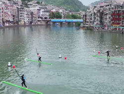 Kompetisi Single Bamboo Drifting Digelar di Guizhou