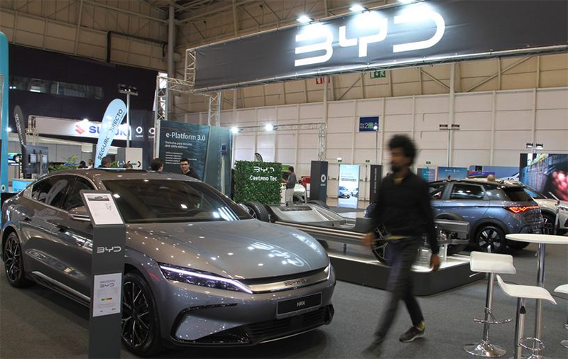 Pakar Jerman Sebut Tarif Mobil Listrik China "Tidak Didasarkan Fakta yang Terbukti"