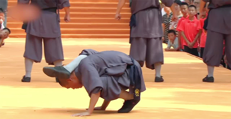 Menengok Aksi Master Kung Fu Unjuk Kebolehan di Kuil Shaolin China