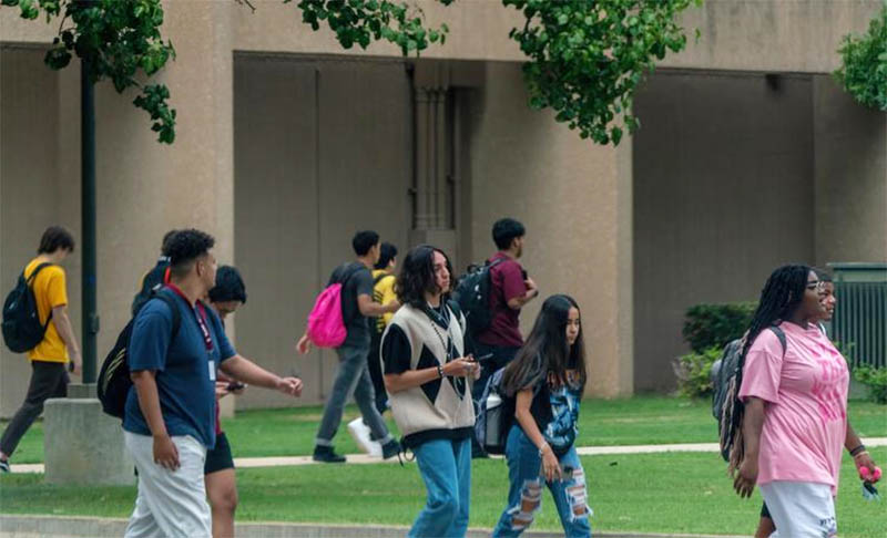 Makin Banyak Sekolah di AS Larang Penggunaan Ponsel di Tengah Maraknya Masalah Kesehatan Mental
