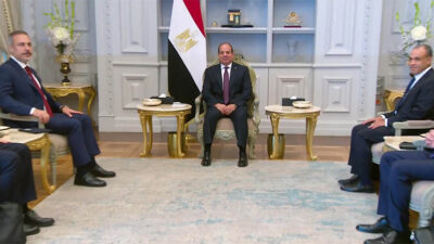 Presiden Mesir dan Menlu Turki Bahas Eskalasi Konflik Regional