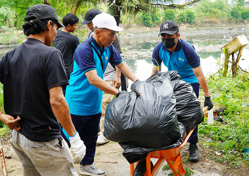PLN Batam dan Stakeholder Lingkungan, Bersihkan Sungai di Kaveling Nato