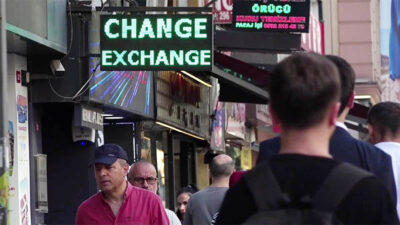 Lira Turki Sentuh Rekor Terendah Terhadap Dolar AS