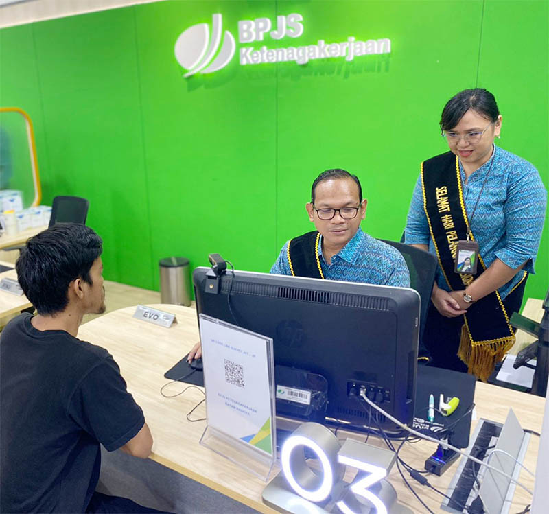 Hari Pelanggan Nasional, Kepala Kantor Cabang BPJS Ketenagakerjaan Batam Nagoya Turun Langsung Berikan Pelayanan