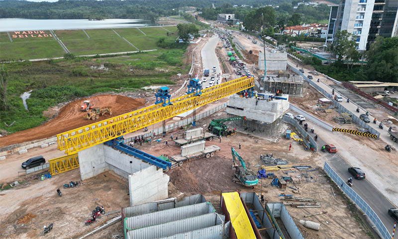 Pemasangan Balok Girder Flyover Seiladi Ditargetkan Rampung Oktober 2024