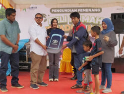 Dua Minggu Tempati Rumah, Martius Raih Hadiah Mobil dari Mahkota Property