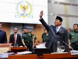 Rapat Terakhir Bersama Komisi I DPR RI, Prabowo Pamit dan Mohon Maaf