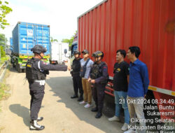 Polda Kepri Jamin Pengamanan dan Pengawalan Logistik Surat Suara Pilkada di Gudang PT Gramedia Cikarang Menuju Batam