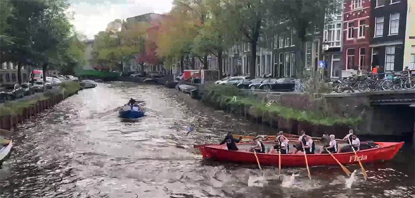 Balap Perahu Kanal Tahunan Digelar di Amsterdam, Belanda