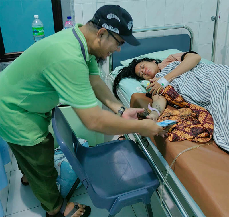 Bantu Ibu Hamil Tak Mampu, Sikap Sosial Lis - Raja Banjir Dukungan