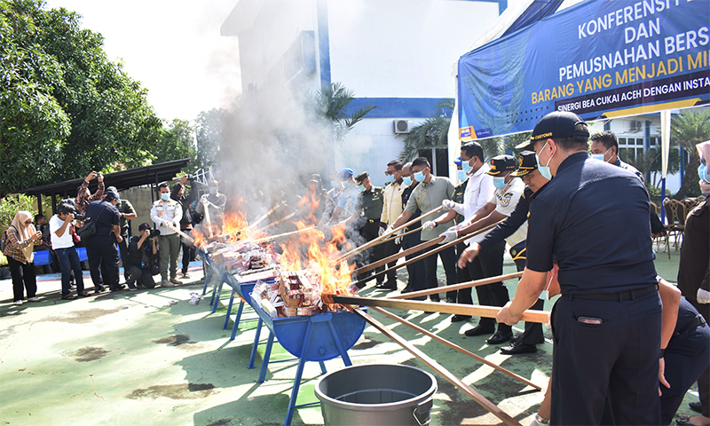Dukung Asta Cita, Bea Cukai Aceh Musnahkan Barang Ilegal dan Rilis Capaian 2024