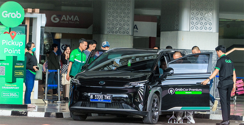 GAC Aion Kerja Sama dengan Grab Indonesia Hadirkan Taksi Daring Premium
